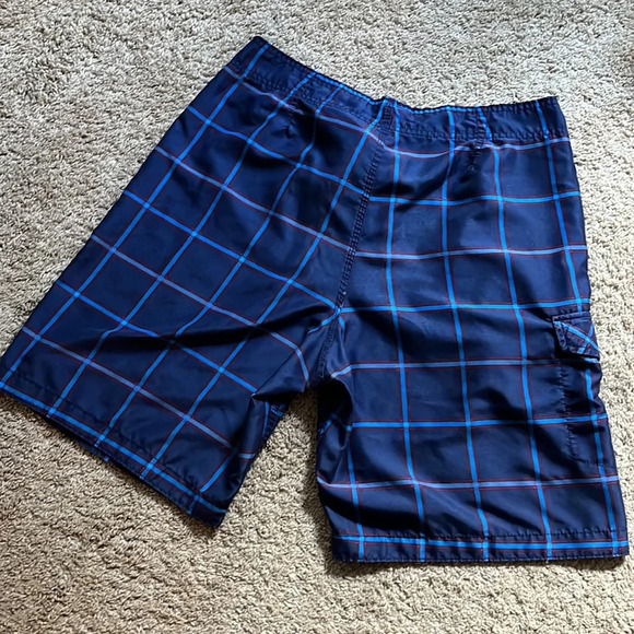 Mens board shorts - Picture 2 of 3